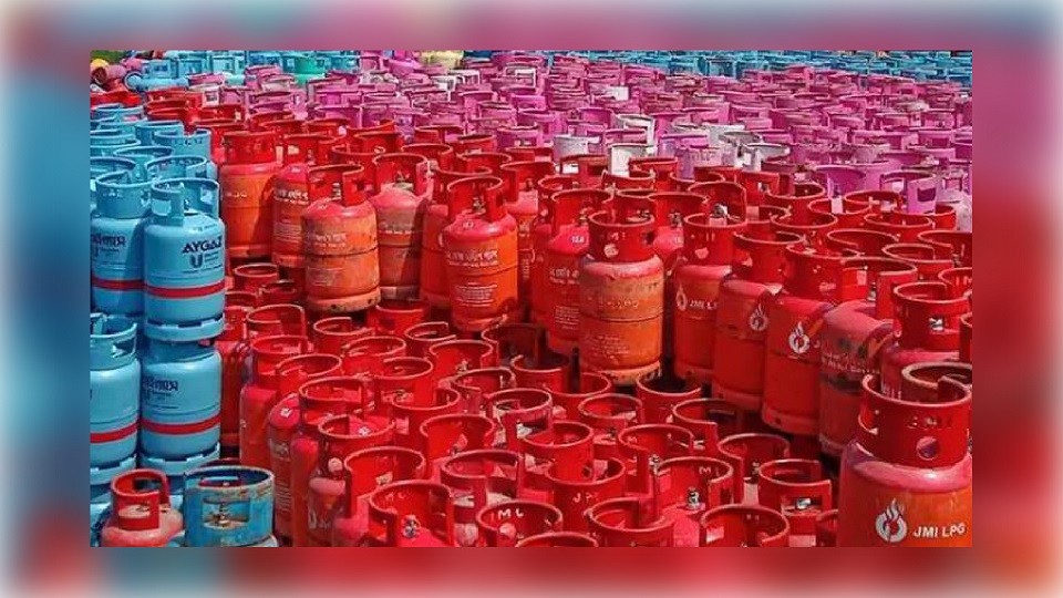 আবারও ১২ কেজিতে এলপিজির দাম বাড়লো ২১২ টাকা