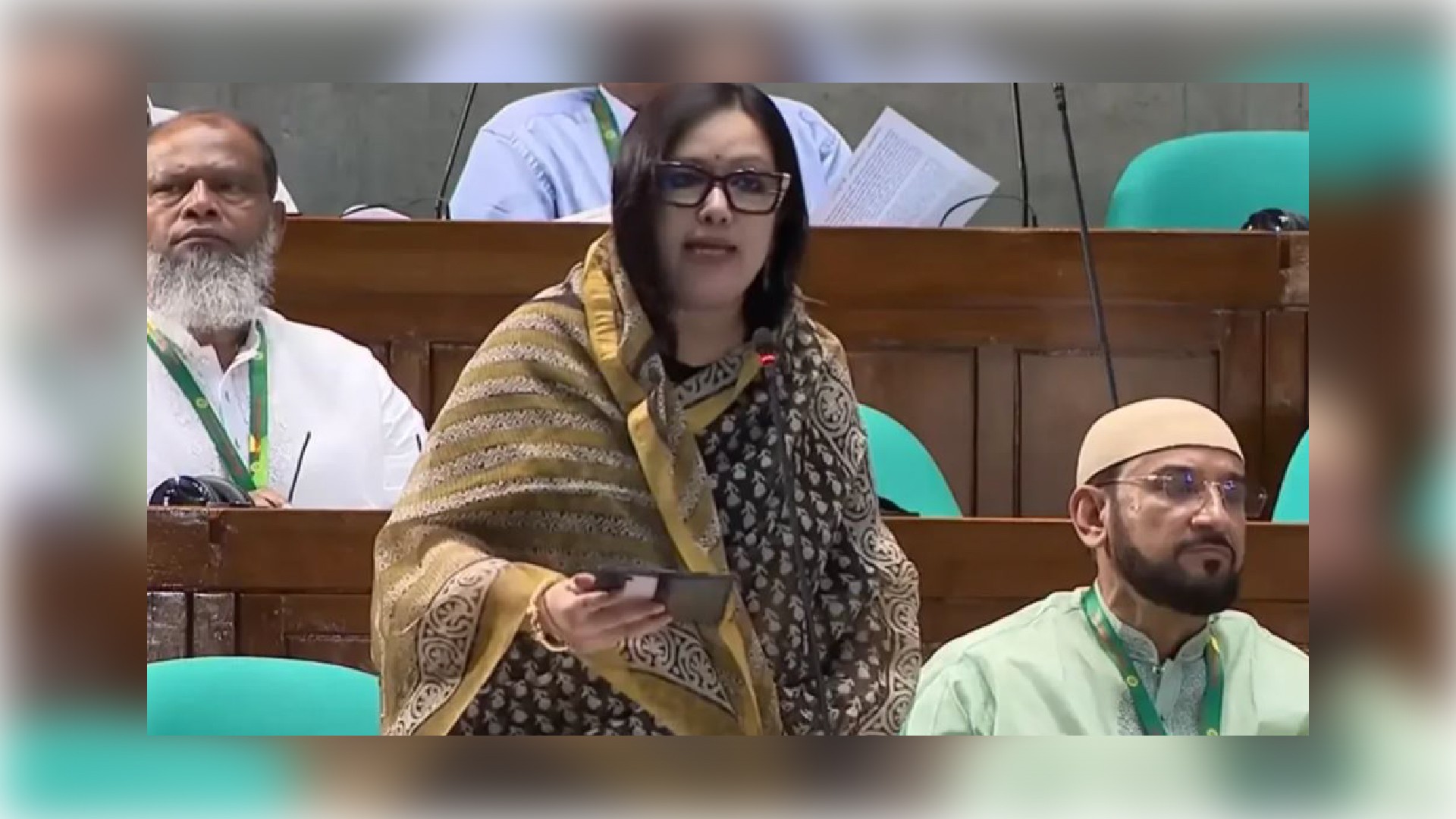 দেশে তেলের কোনো ঘাটতি না থাকলে, পাম্পগুলোতে দীর্ঘ লাইন কেন?