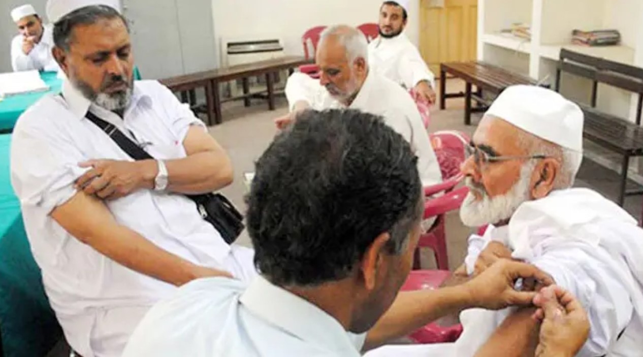 হজযাত্রীদের টিকা ৮০ টি কেন্দ্র থেকে দেওয়া হবে