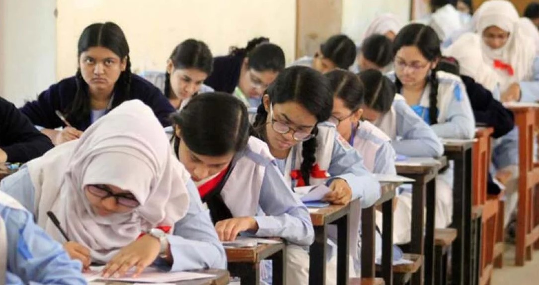 এসএসসির প্রথম দিনে অনুপস্থিত ২৫ হাজার ৪০৮ পরীক্ষার্থী, বহিষ্কার ৭