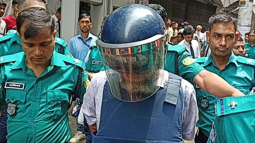 ৮ দিনের রিমান্ডে সাবেক স্বরাষ্ট্র সচিব জাহাংগীর