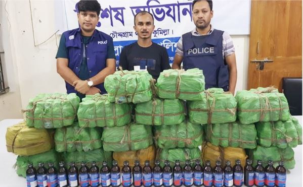 কুমিল্লায় ফেন্সিডিলসহ কুখ্যাত মাদক ব্যবসায়ীকে গ্রেফতার
